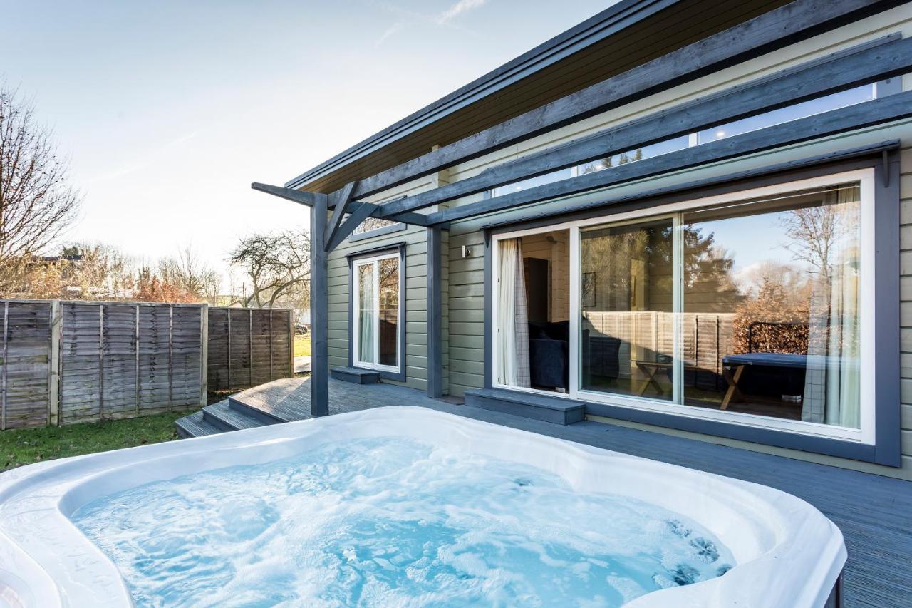 Roydon Marina Village Lodges Exteriér fotografie
