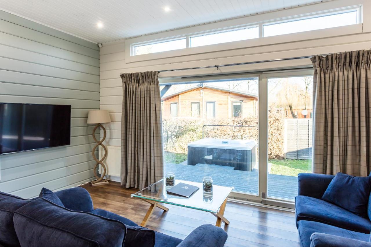Roydon Marina Village Lodges Exteriér fotografie