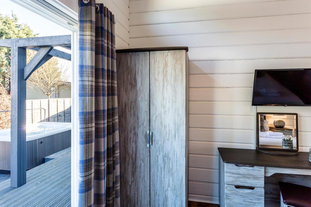 Roydon Marina Village Lodges Exteriér fotografie