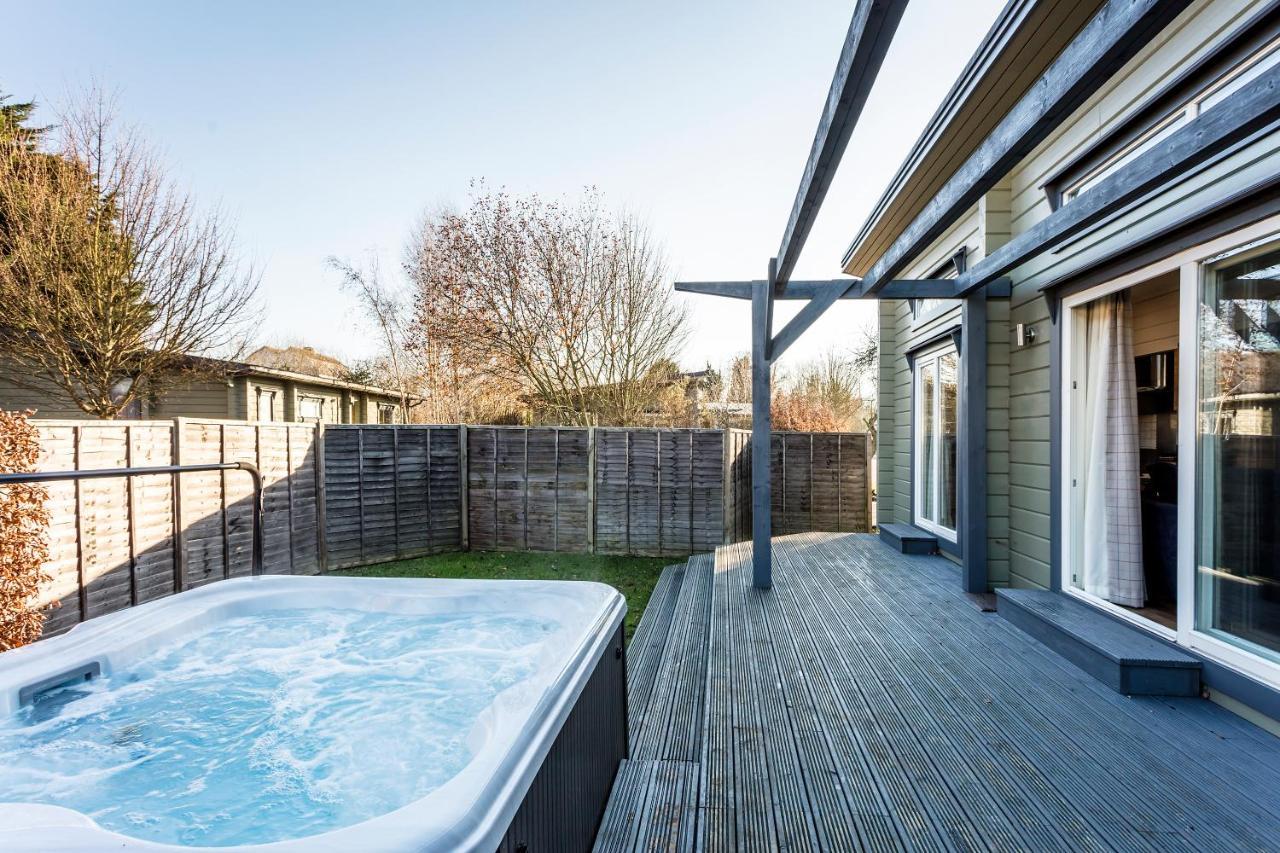 Roydon Marina Village Lodges Exteriér fotografie