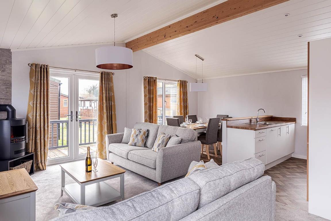Roydon Marina Village Lodges Exteriér fotografie