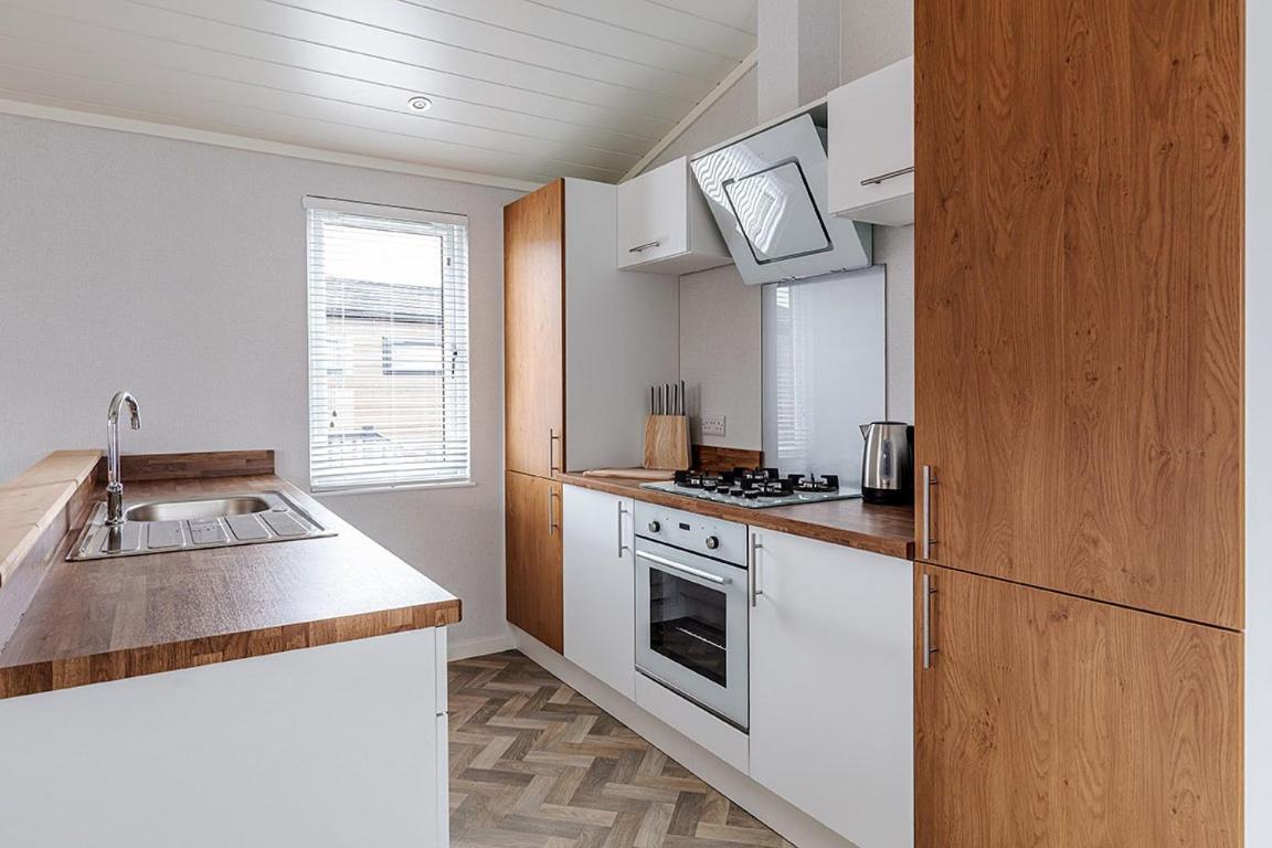 Roydon Marina Village Lodges Exteriér fotografie
